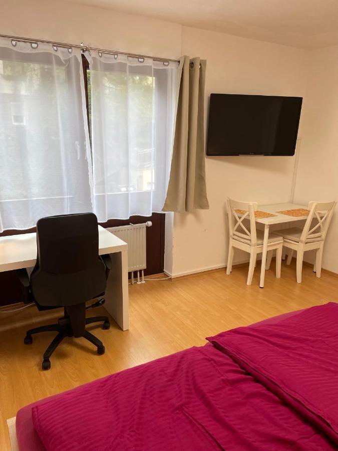 Zimmer Im Herzen Von Durlach Karlsruhe Exterior photo